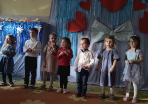 Występy dzieci na uroczystości z okazji Dnia Babci i Dziadka.
