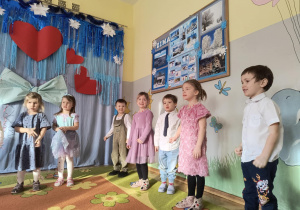Występy dzieci na uroczystości z okazji Dnia Babci i Dziadka.