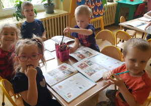 Zajęcia z podręcznikami.