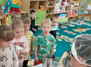 Mali badacze - eksperymenty w przedszkolu