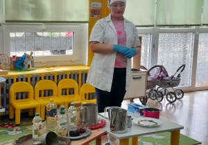 Nauczycielka w stroju