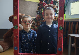 Dwóch chłopców w ramce