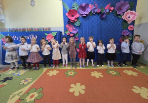 Występ dzieci na Dzień Babci i Dziadka