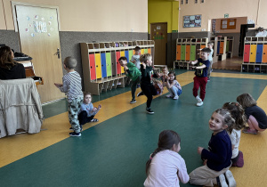 Występ „Zespołu Pieśni i Tańca" Dobroń