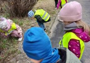 Akcja „Galante Sprzątanie” - dzieci sprzątają okolice przedszkola