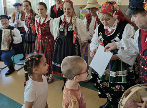 Odwiedziny zespołu ludowego