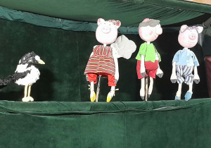 Trzy kukiełki świnki