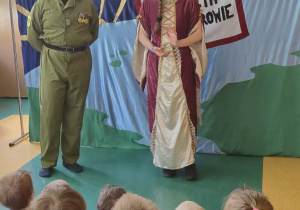 Aktorzy na scenie